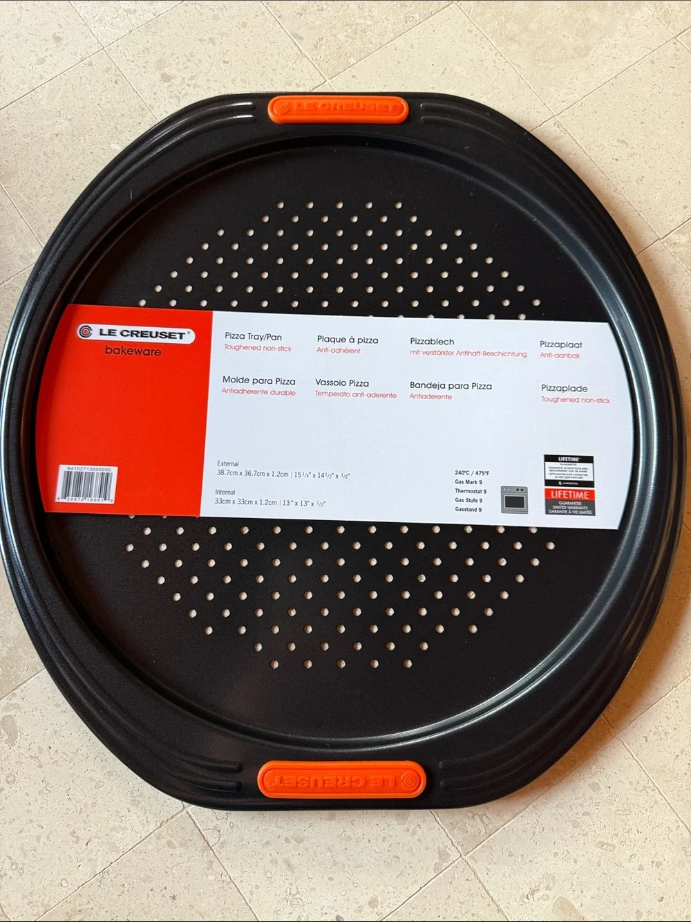 Le Creuset bakeware•pizza tray/pan•475 F